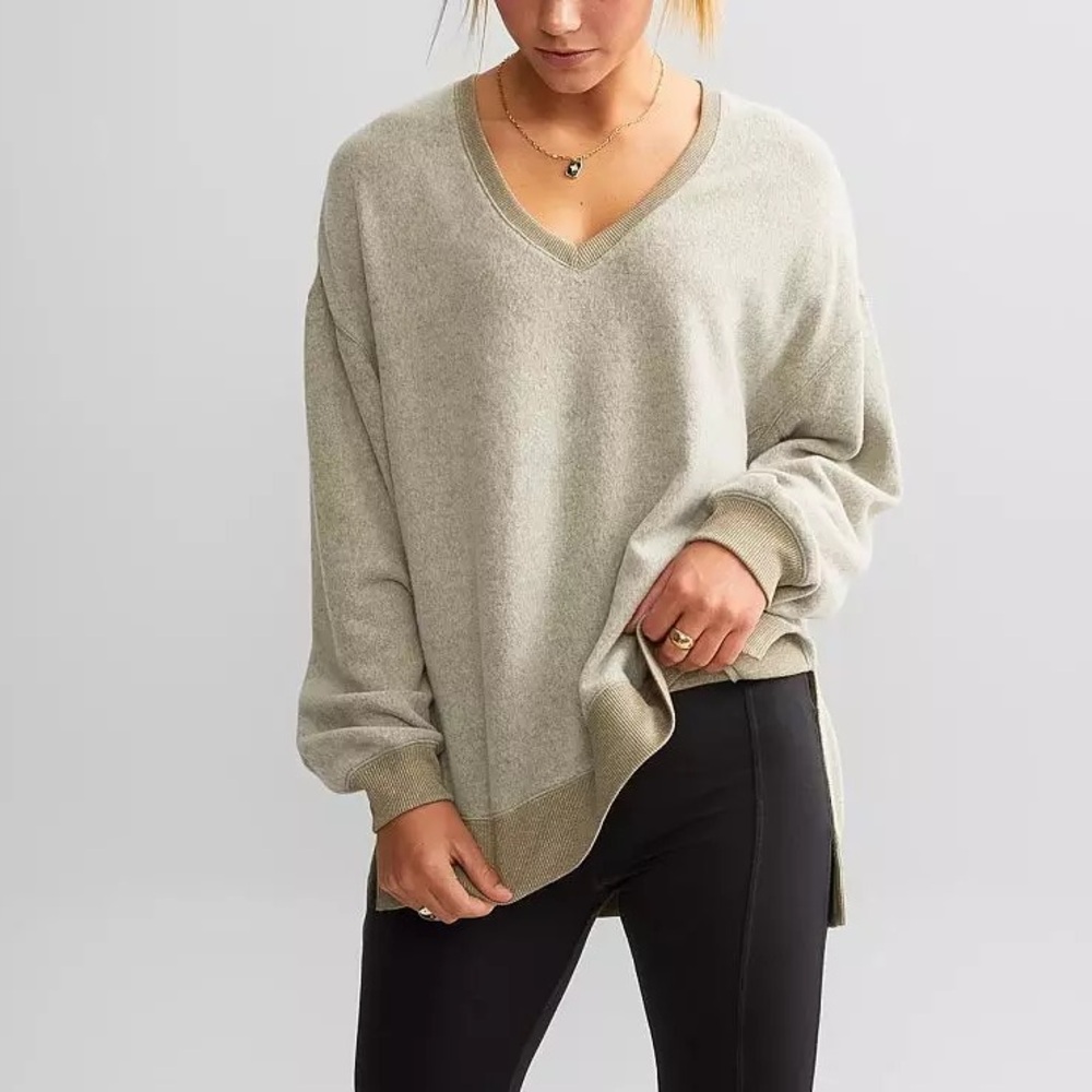 Z Supply Women's Cozy V-Neck Modern Weekender Sweater